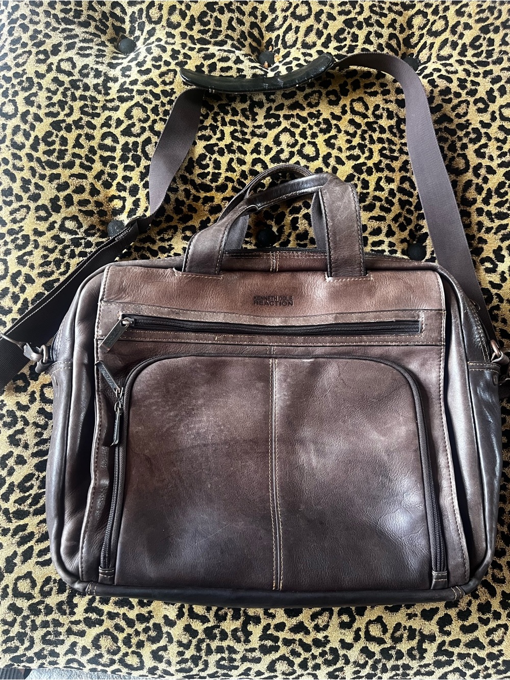 VTG Kenneth Cole Laptop Messenger Bag Brown distressed LEATHER Work Expandable